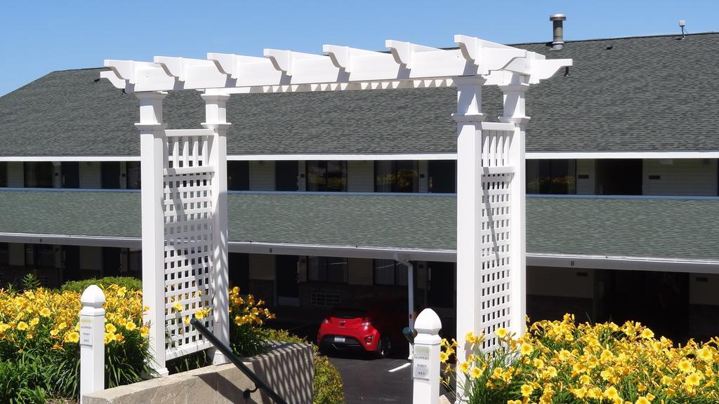 Motel Baymont By Wyndham Petoskey Exteriér fotografie