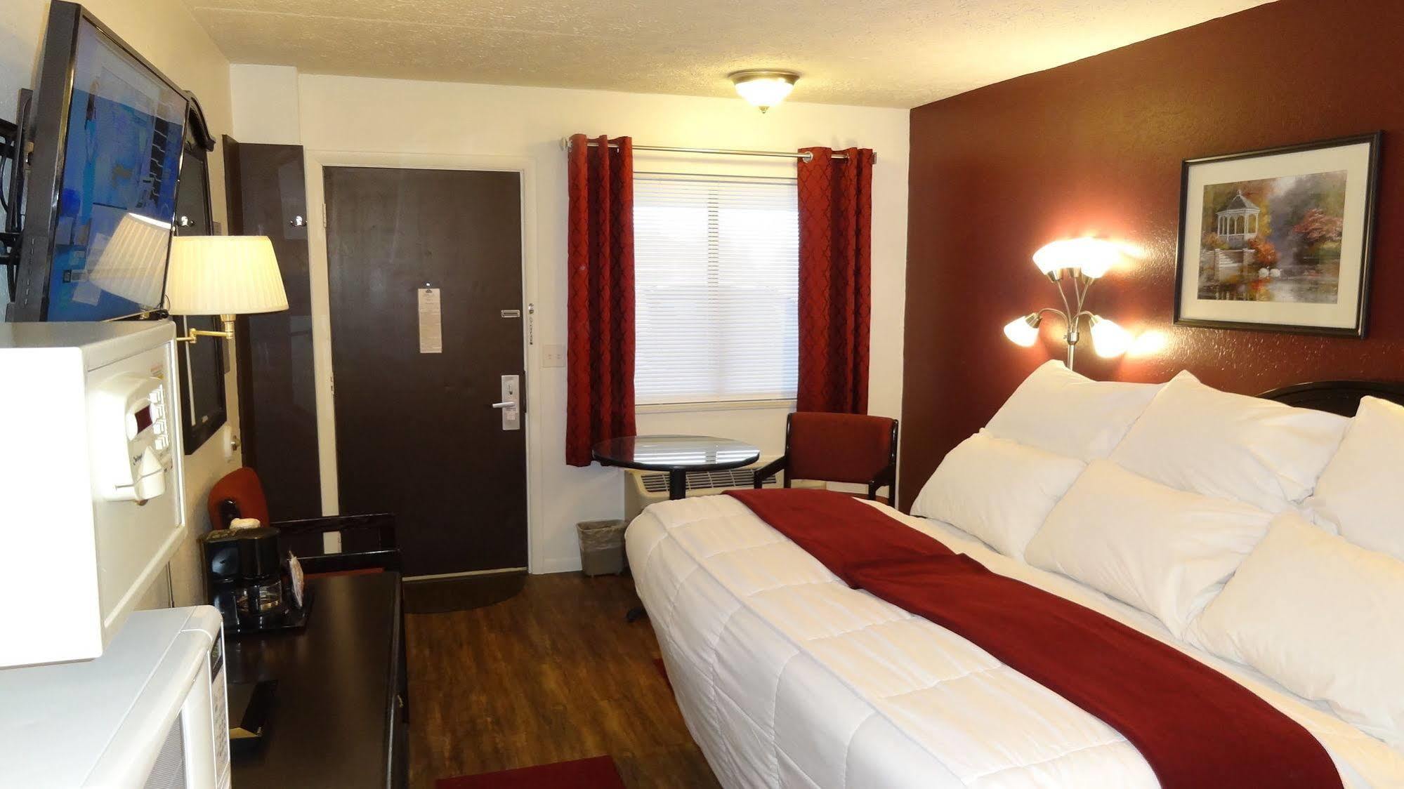 Motel Baymont By Wyndham Petoskey Exteriér fotografie