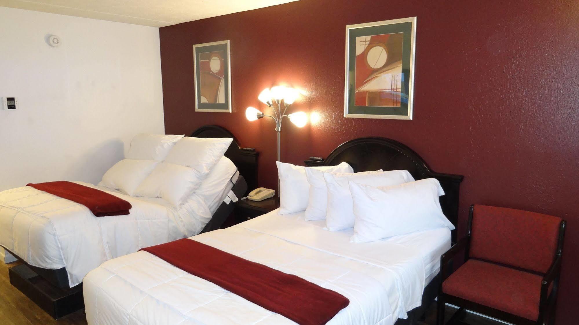 Motel Baymont By Wyndham Petoskey Exteriér fotografie