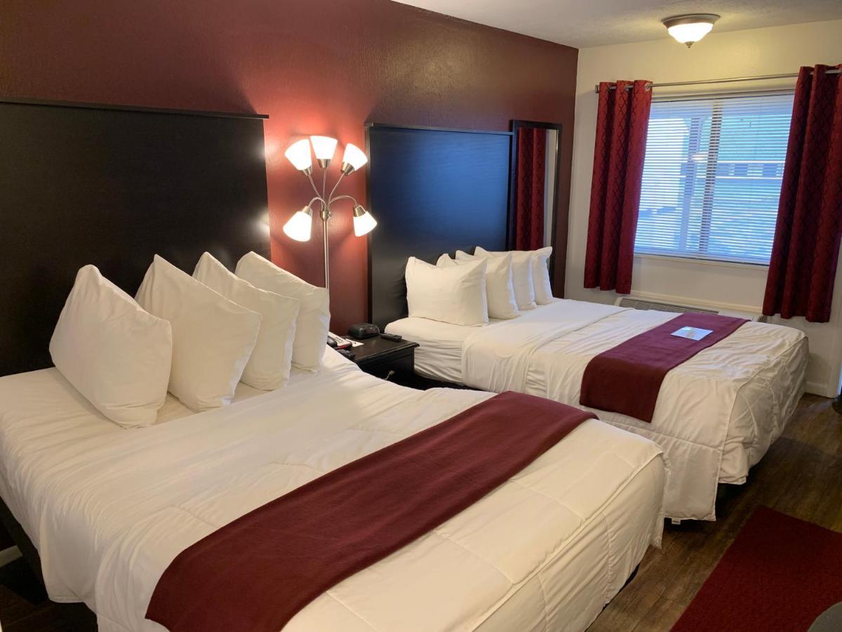 Motel Baymont By Wyndham Petoskey Exteriér fotografie